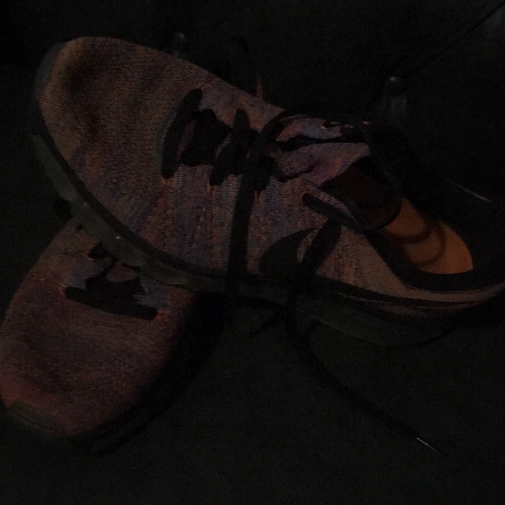 Nike’s - Picture 2 of 2
